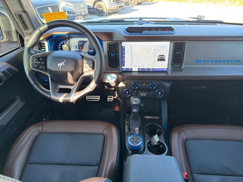 Ford Bronco Vehicle Full-screen Gallery Image 15