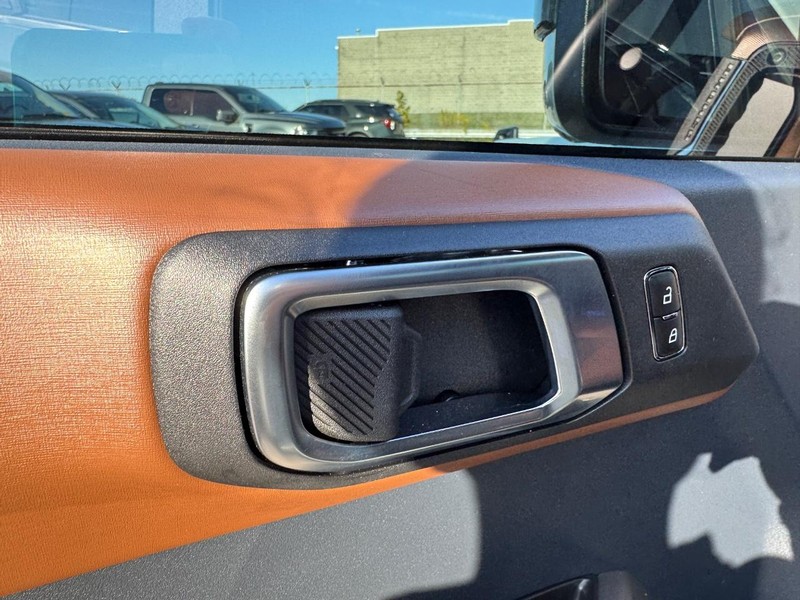 Ford Bronco Vehicle Full-screen Gallery Image 17