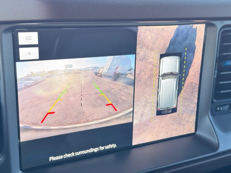 Ford Bronco Vehicle Full-screen Gallery Image 23