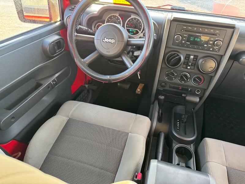 Jeep Wrangler Unlimited Vehicle Image 13