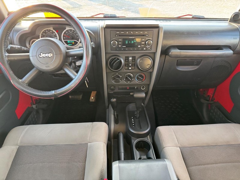 Jeep Wrangler Unlimited Vehicle Image 14