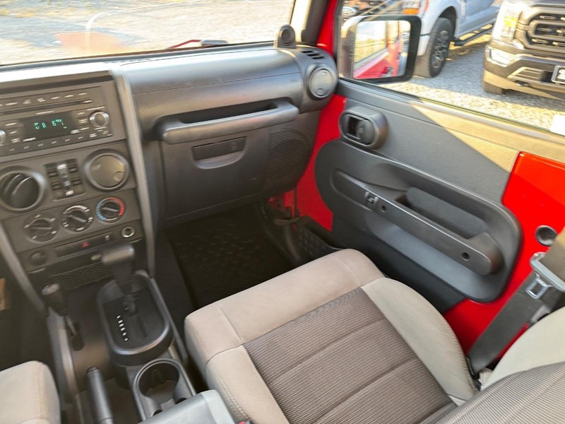 Jeep Wrangler Unlimited Vehicle Image 15