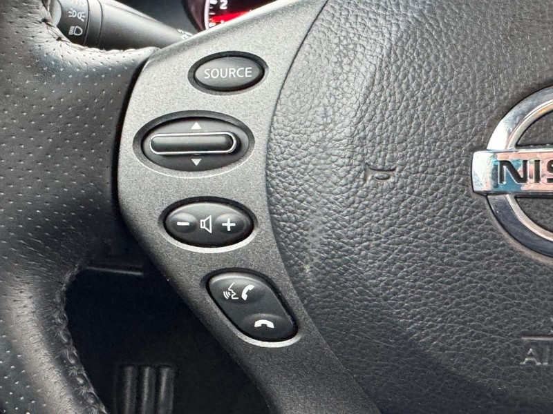 Nissan Altima Vehicle Full-screen Gallery Image 19