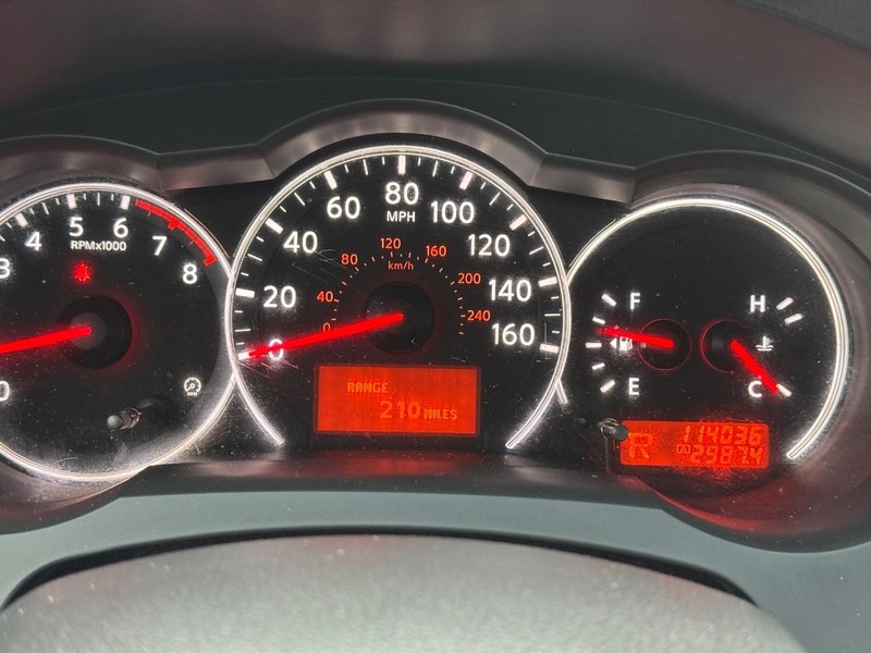 Nissan Altima Vehicle Full-screen Gallery Image 22