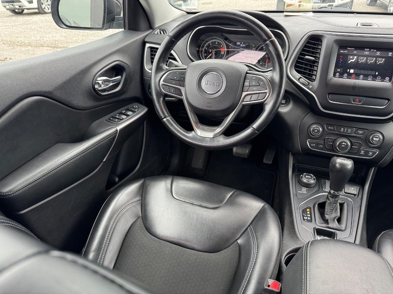 Jeep Cherokee Vehicle Image 13