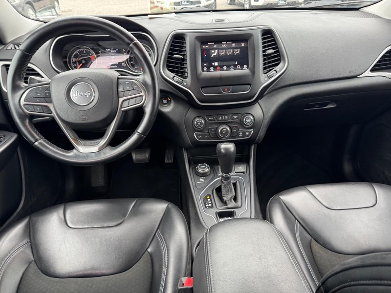 Jeep Cherokee Vehicle Image 14