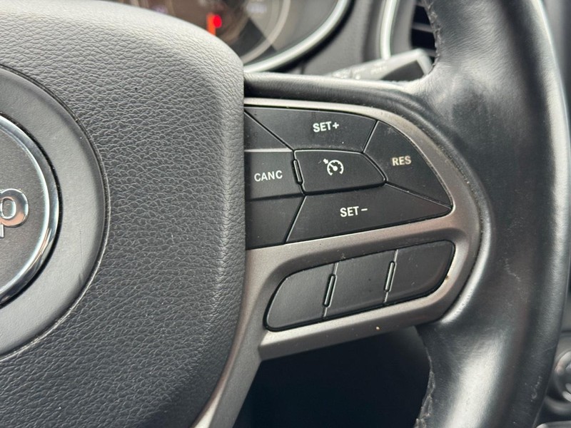 Jeep Cherokee Vehicle Image 20