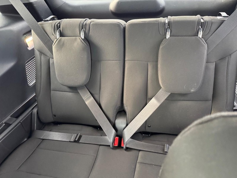 Ford Explorer Vehicle Image 13