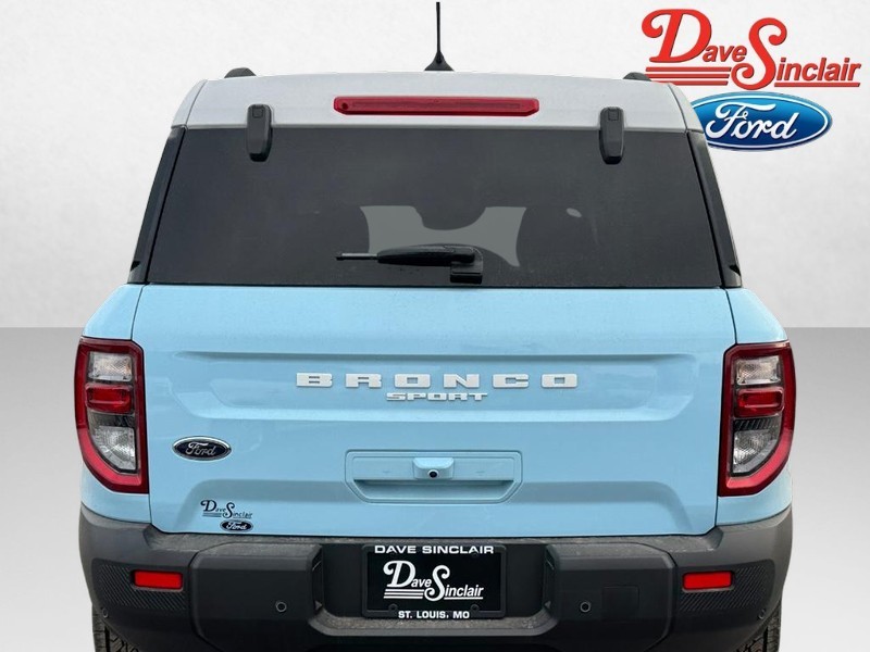 Ford Bronco Sport Vehicle Full-screen Gallery Image 08