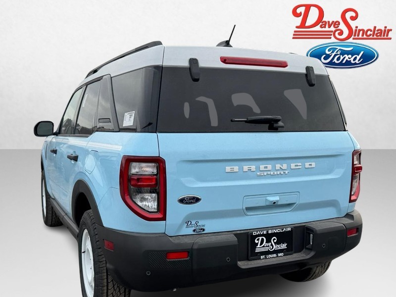 Ford Bronco Sport Vehicle Full-screen Gallery Image 09