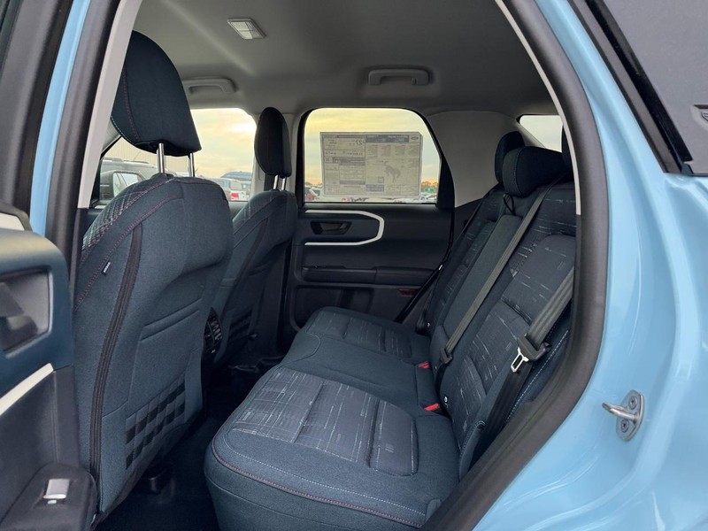 Ford Bronco Sport Vehicle Full-screen Gallery Image 12