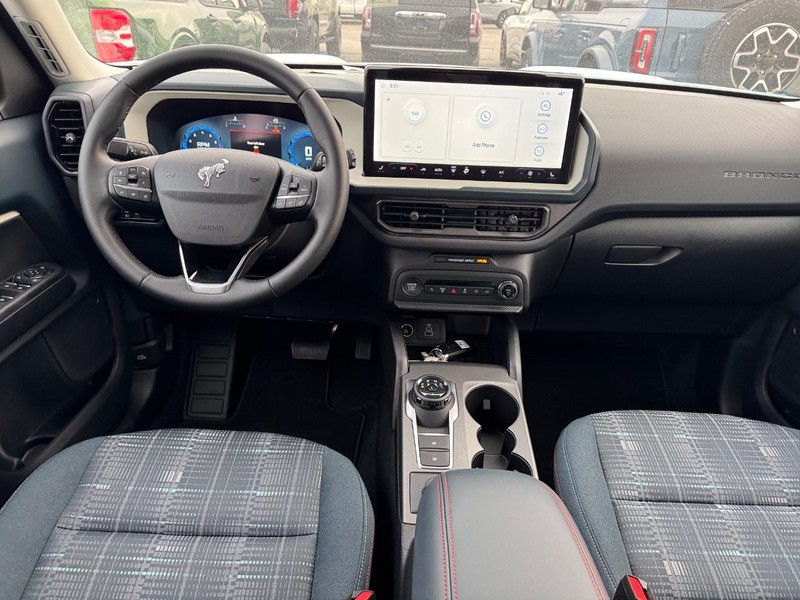 Ford Bronco Sport Vehicle Full-screen Gallery Image 13