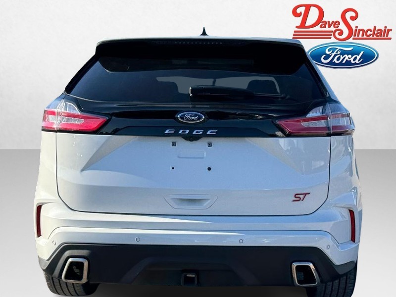 Ford Edge Vehicle Full-screen Gallery Image 08