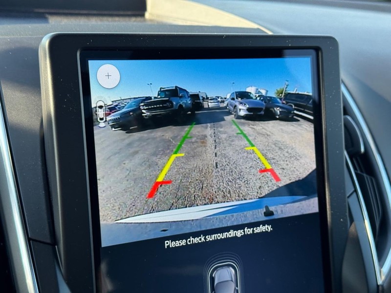 Ford Edge Vehicle Full-screen Gallery Image 24