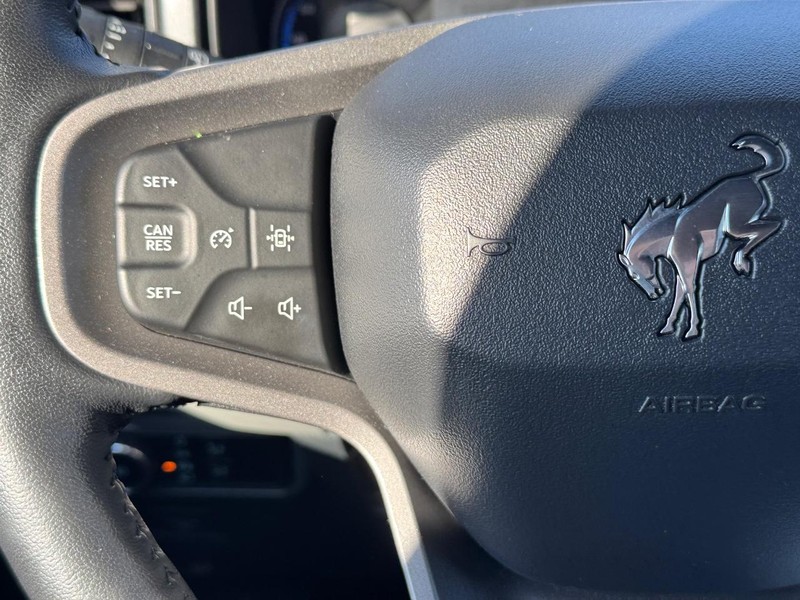 Ford Bronco Vehicle Full-screen Gallery Image 19