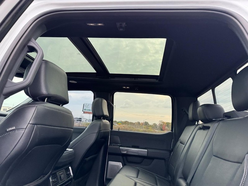 Ford F-150 Vehicle Full-screen Gallery Image 13