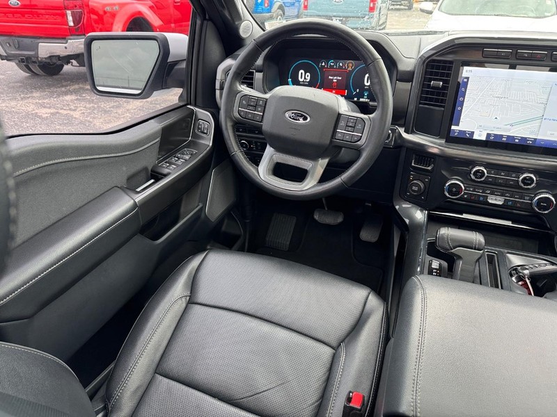 Ford F-150 Vehicle Full-screen Gallery Image 14