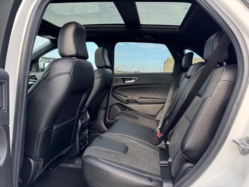 Ford Edge Vehicle Image 12