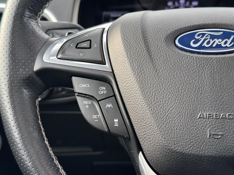 Ford Edge Vehicle Image 21