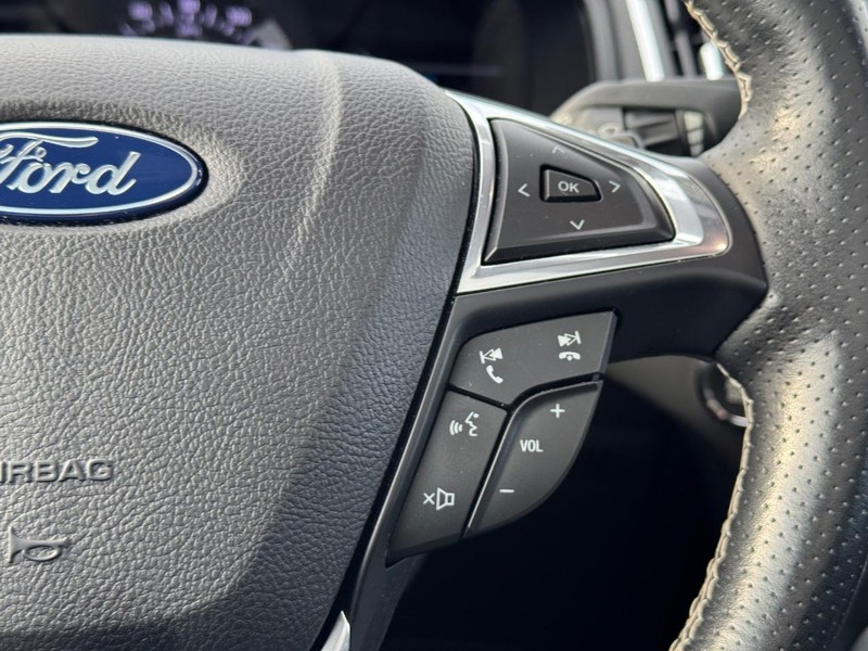 Ford Edge Vehicle Image 22