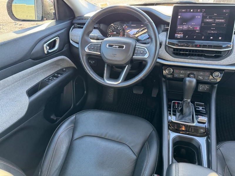 Jeep Compass Vehicle Image 13