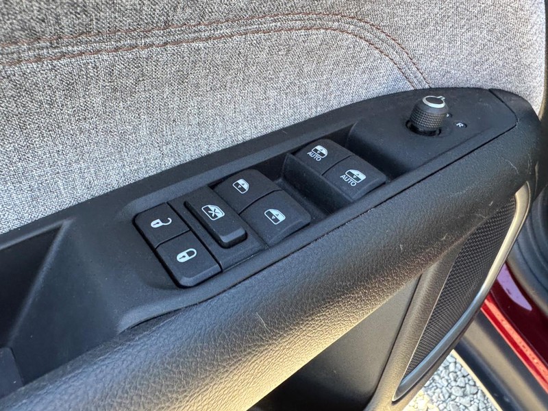 Jeep Compass Vehicle Image 17