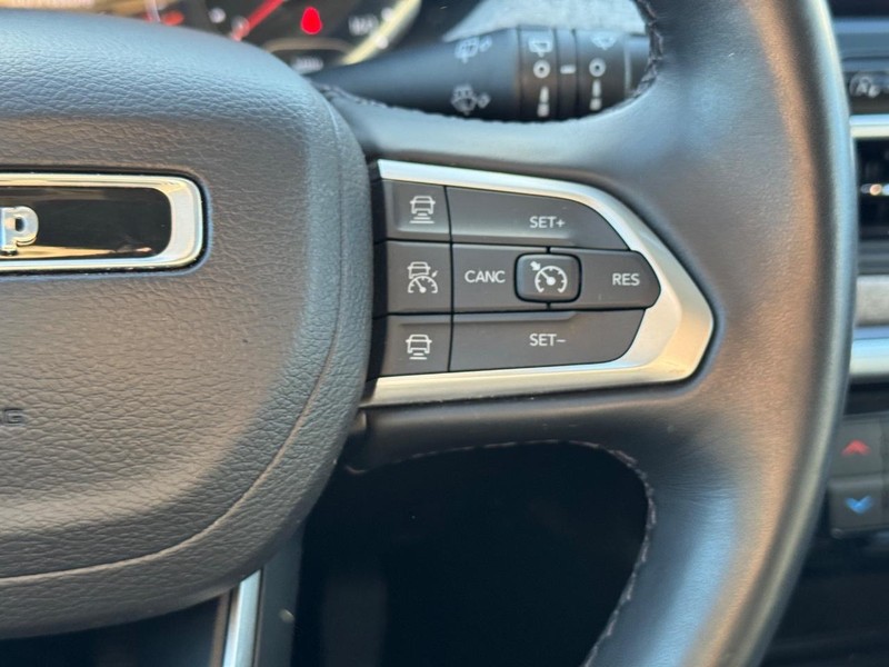 Jeep Compass Vehicle Image 20