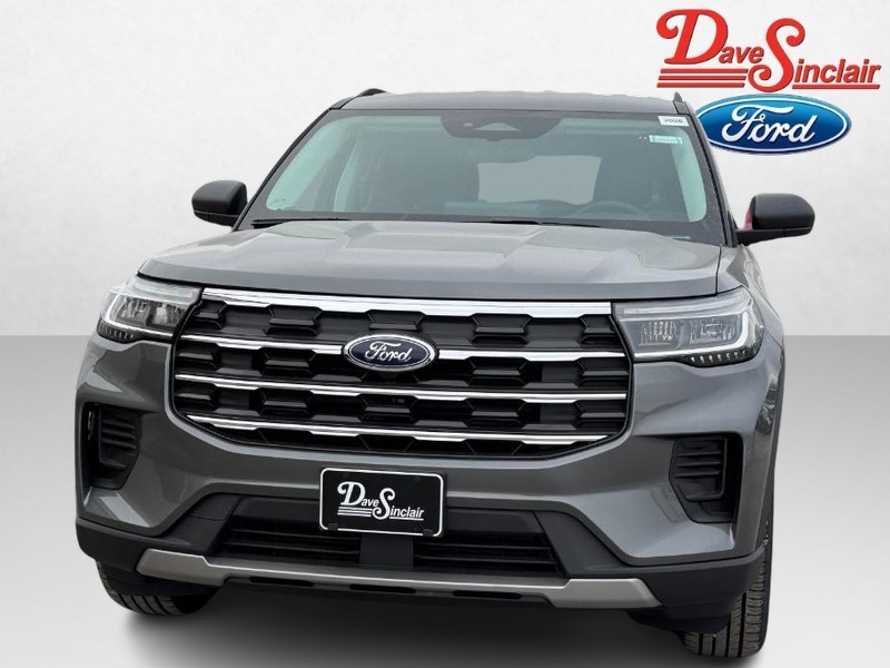 Ford Explorer Vehicle Full-screen Gallery Image 02