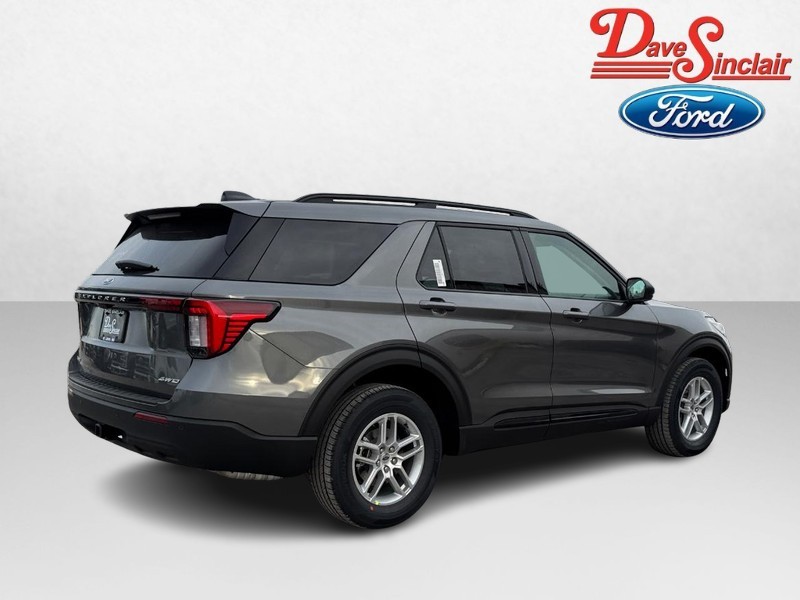 Ford Explorer Vehicle Full-screen Gallery Image 07