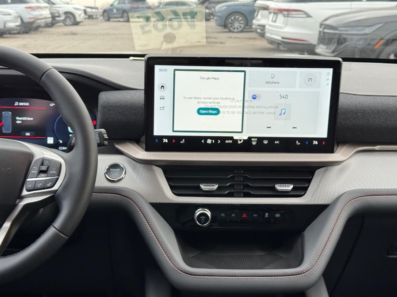 Ford Explorer Vehicle Full-screen Gallery Image 16