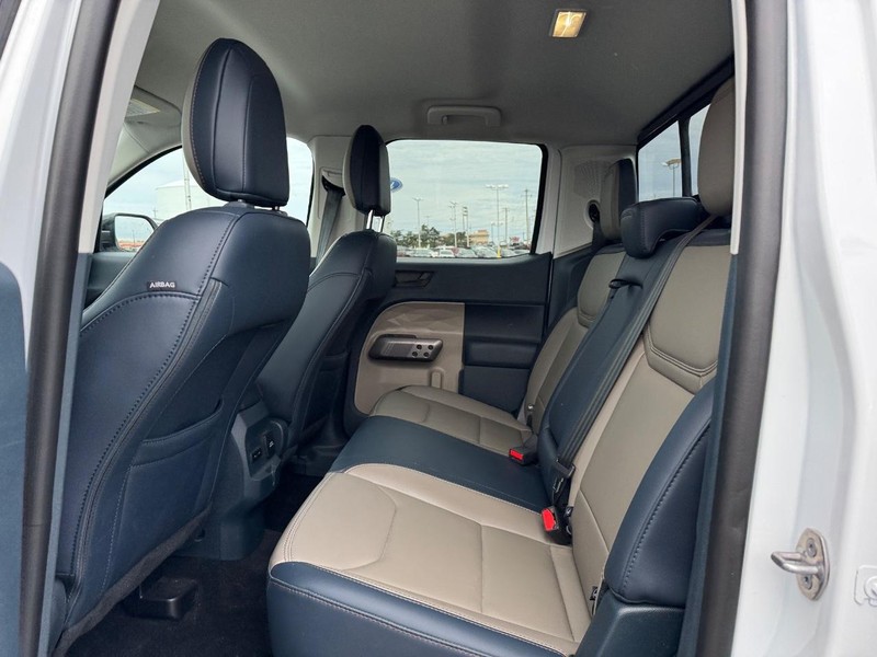 Ford Maverick Vehicle Image 12