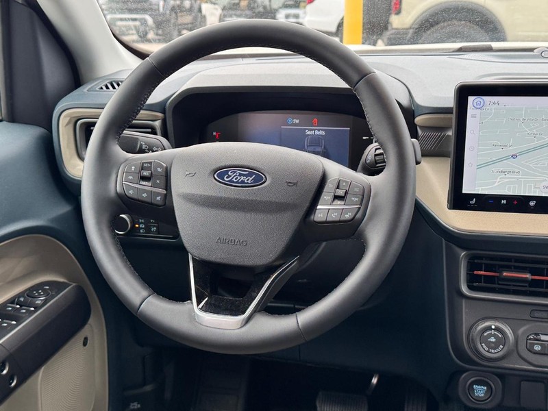 Ford Maverick Vehicle Image 14