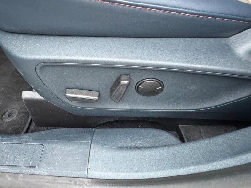 Ford Maverick Vehicle Image 17