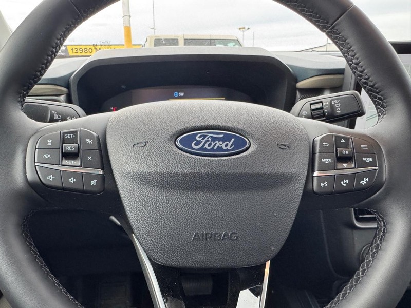 Ford Maverick Vehicle Image 19