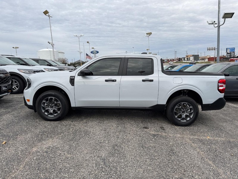 Ford Maverick Vehicle Image 11