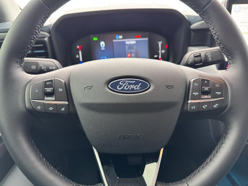 Ford Maverick Vehicle Image 19