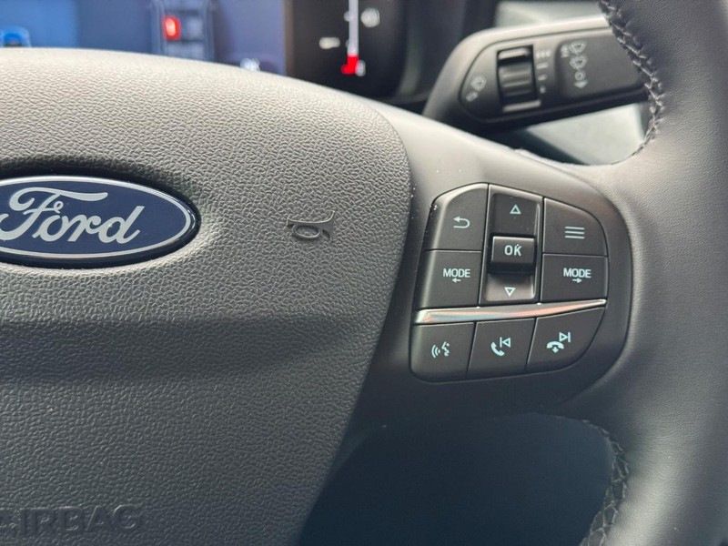 Ford Maverick Vehicle Image 21