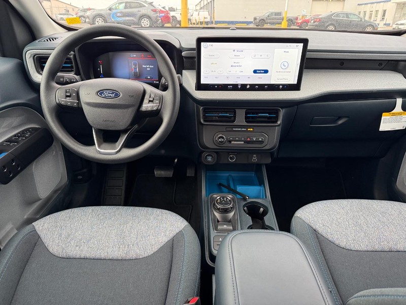 Ford Maverick Vehicle Image 13