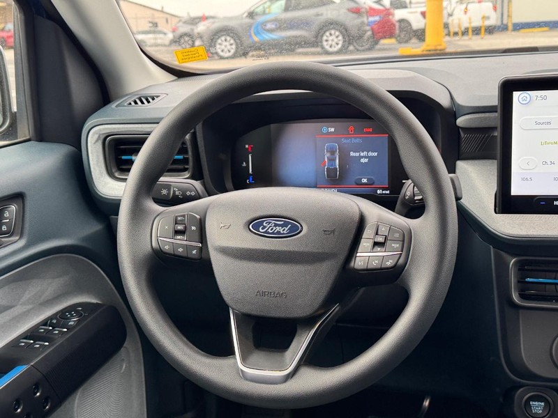 Ford Maverick Vehicle Image 14