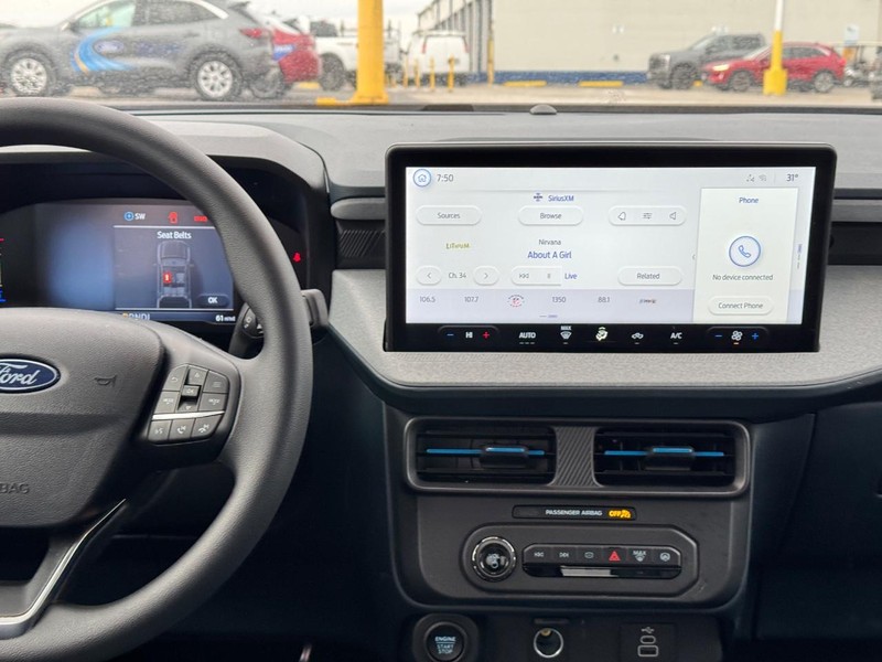 Ford Maverick Vehicle Image 15