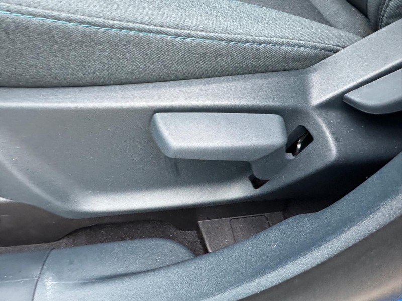 Ford Maverick Vehicle Image 17