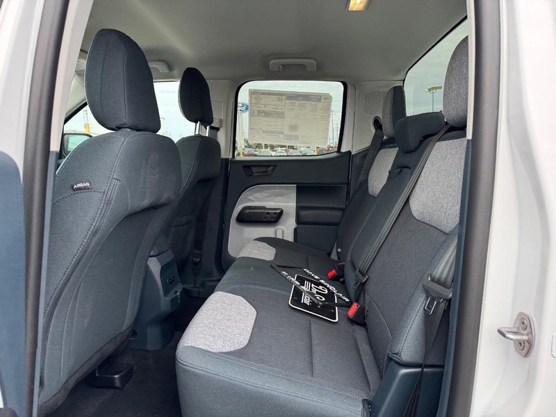 Ford Maverick Vehicle Image 12