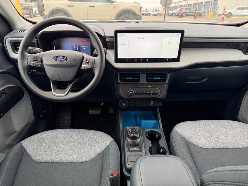 Ford Maverick Vehicle Image 13