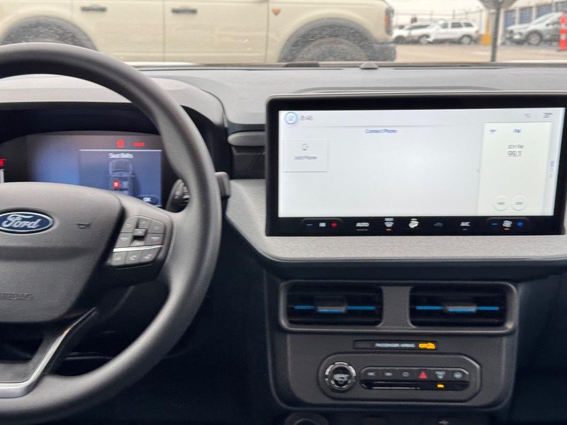 Ford Maverick Vehicle Image 15