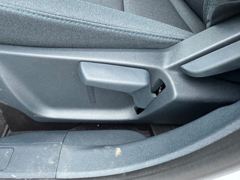 Ford Maverick Vehicle Image 17