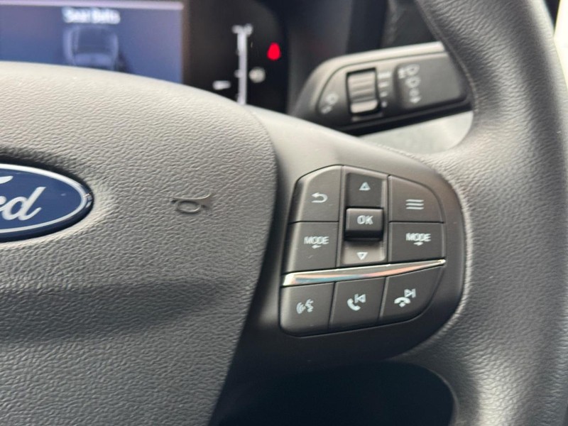 Ford Maverick Vehicle Image 21