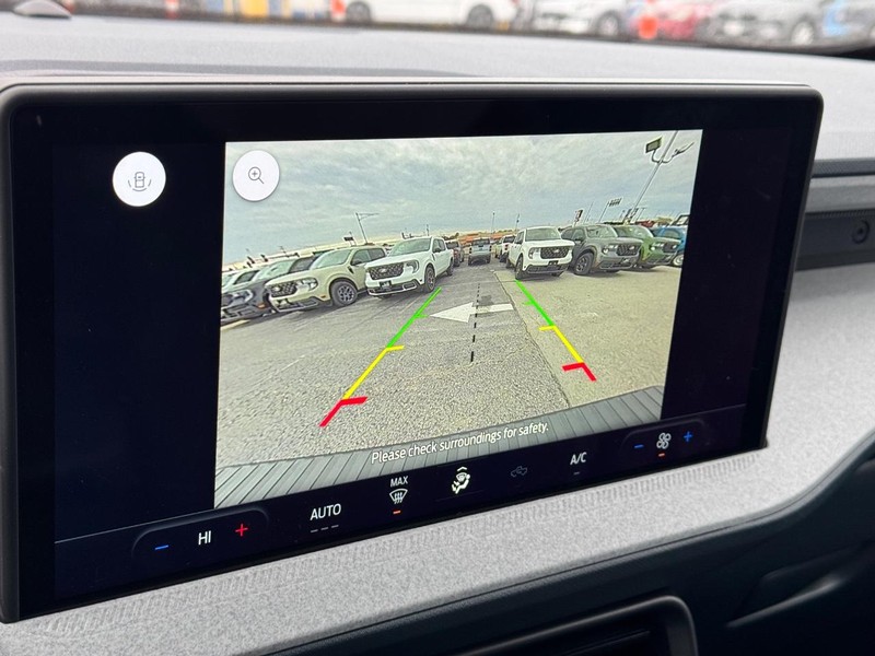 Ford Maverick Vehicle Image 22