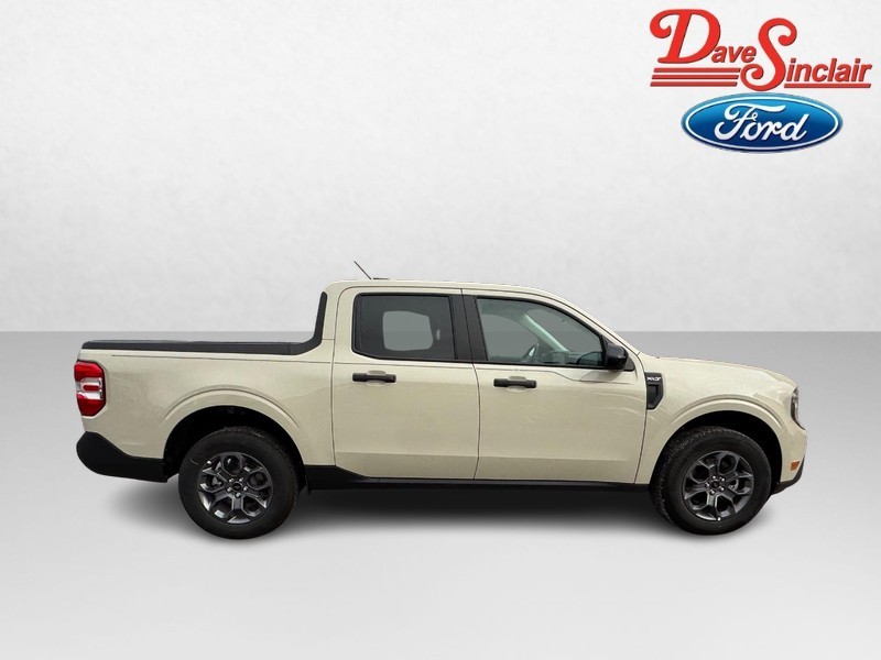 Ford Maverick Vehicle Image 05