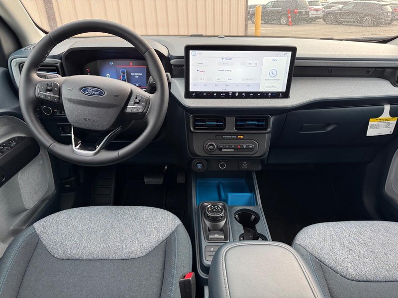 Ford Maverick Vehicle Image 13