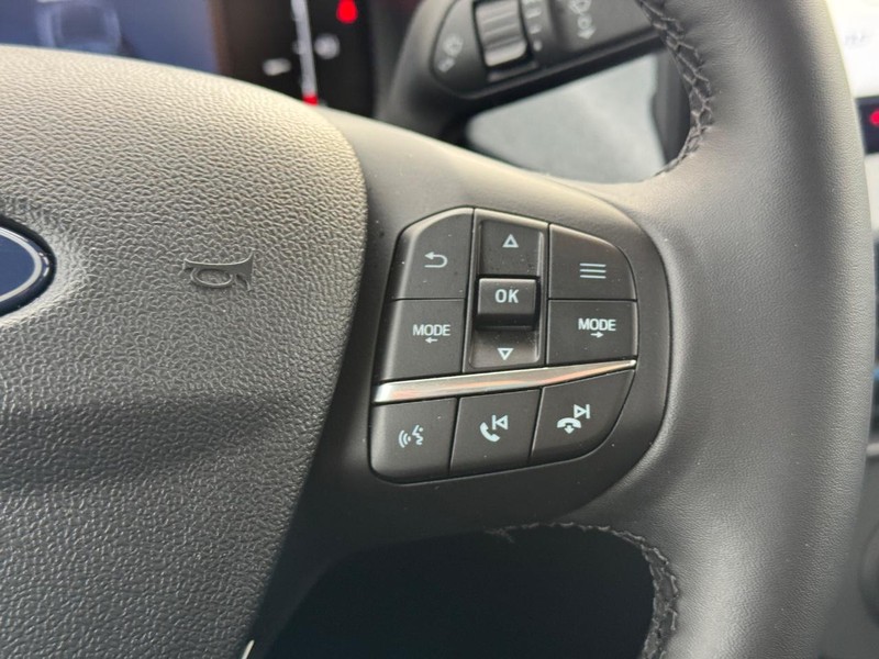 Ford Maverick Vehicle Image 21